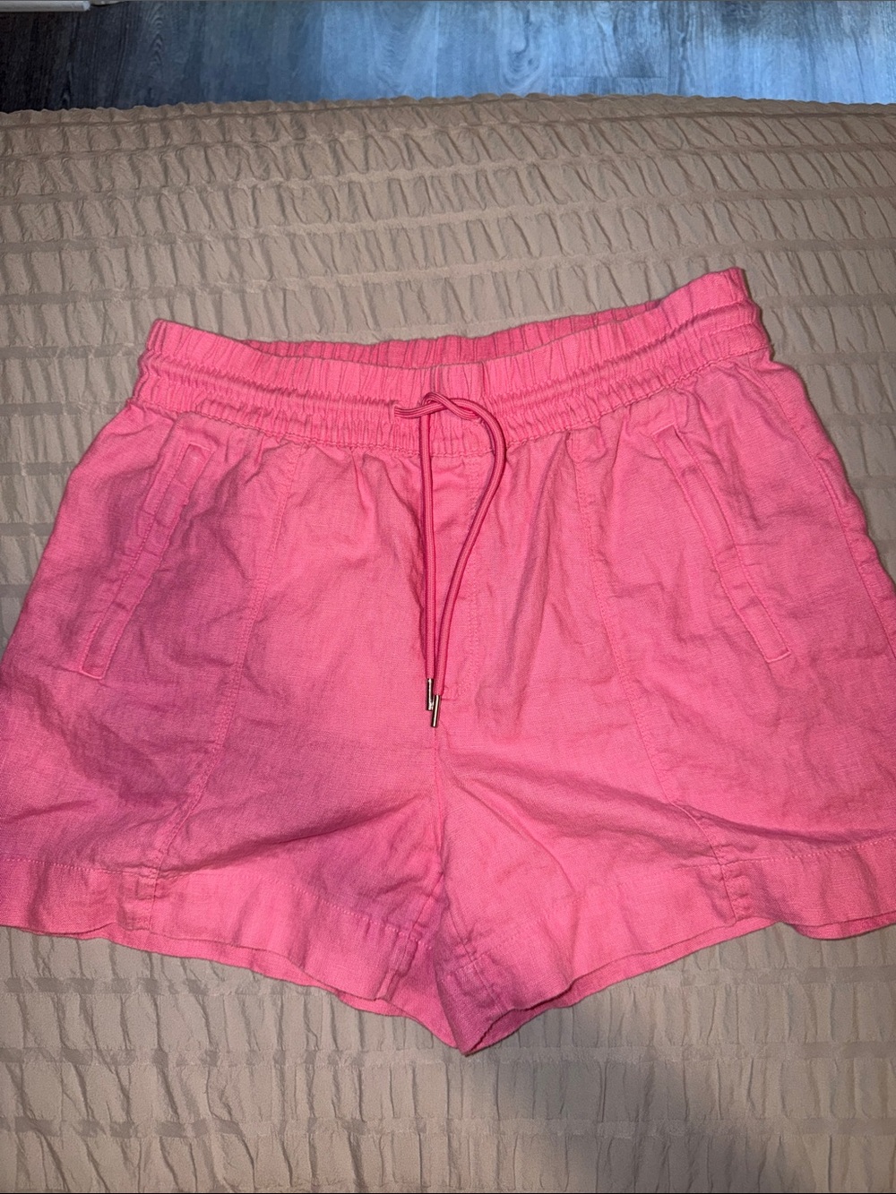 Athleta Pink Linen Retreat Midrise Shorts (4”) in Medium